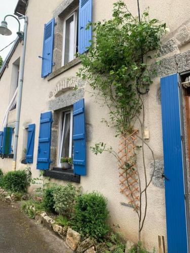 Original and quirky village home - Location saisonnière - Giat