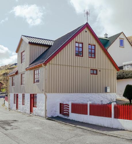Utvendig, Lovely 4 Bedroom House in Vestmanna in Sørvágur