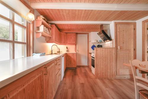 Kjøkken, Lovely 4 Bedroom House in Vestmanna in Sørvágur