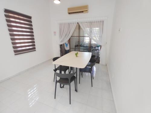 Afamosa Chill With US / Private pool / Pool Table