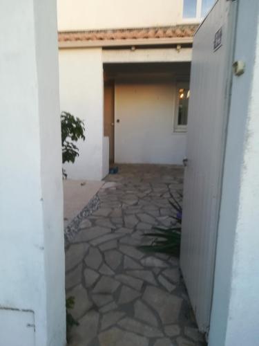 maison T4, confort, bord de l'étang,10 mn du centre, avec jardin, Sète (foto 2)