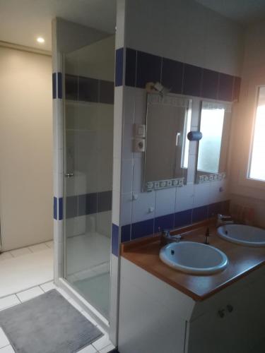maison T4, confort, bord de l'étang,10 mn du centre, avec jardin, Sète (foto 3)