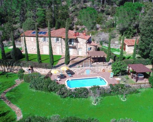 Ferienhaus in Montecastelli Pisano mit beheiztem Whirlpool