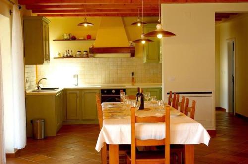 Ferienhaus mit Privatpool für 8 Personen ca 175 qm in Hrboki, Istrien Bucht von Raša