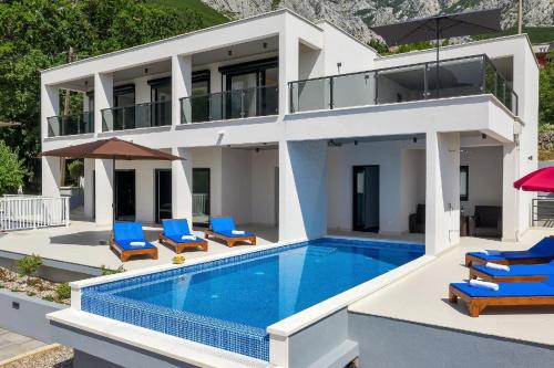 Modernes Ferienhaus in Bast mit Schöner Terrasse