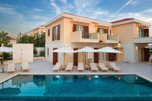 Villa with Private Pool image 10