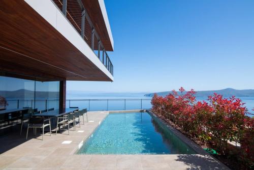 Luxury Villa Vista Hills with a pool near Opatija