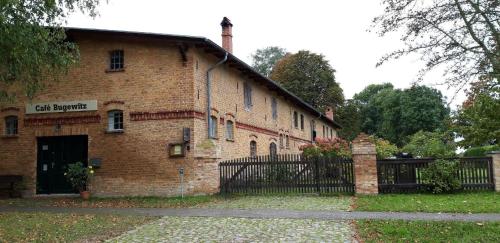 Kleine Ferienwohnung in Bugewitz mit Garten, Terrasse und Grill