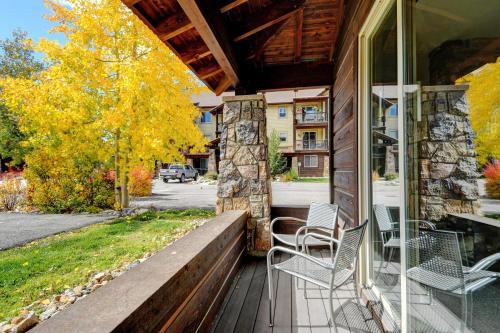 Luxury Condo 611 - Pool - Club House - Hot Tub - Best Price - 500 Dollars of FREE Activities and Equipment Rentals Daily in Winter Park, USA