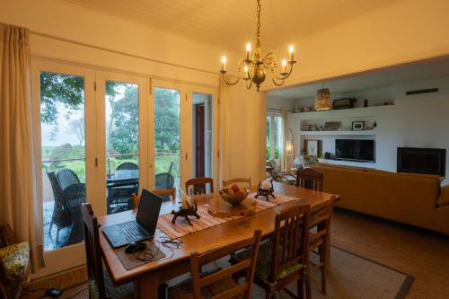 Lake View House in Sete Cidades