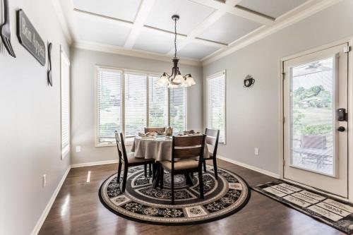 Beautiful relaxing private villa next to a pond smart home and Traeger Grill Beautiful relaxing private villa next to a pond smart home and Traeger Grill