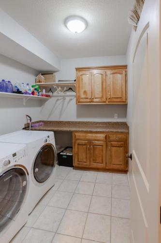 Beautiful relaxing private villa next to a pond smart home and Traeger Grill Beautiful relaxing private villa next to a pond smart home and Traeger Grill