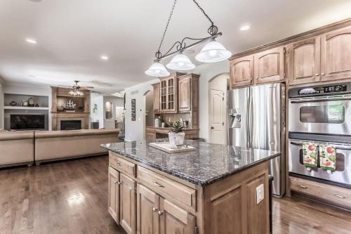 Beautiful relaxing private villa next to a pond smart home and Traeger Grill Beautiful relaxing private villa next to a pond smart home and Traeger Grill