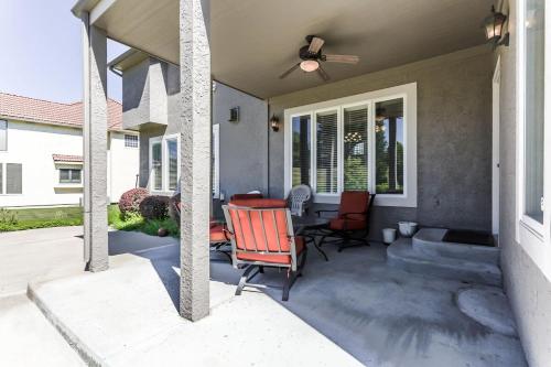 Beautiful relaxing private villa next to a pond smart home and Traeger Grill Beautiful relaxing private villa next to a pond smart home and Traeger Grill