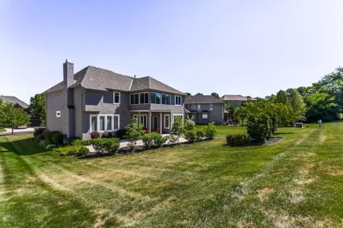 Beautiful relaxing private villa next to a pond smart home and Traeger Grill Beautiful relaxing private villa next to a pond smart home and Traeger Grill