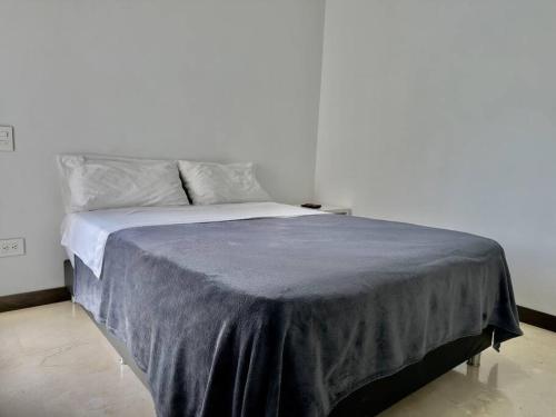 502 El Poblado: Beautiful & ample space for families, Medellín (foto 2)