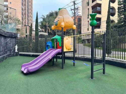 502 El Poblado: Beautiful & ample space for families, Medellín (foto 3)
