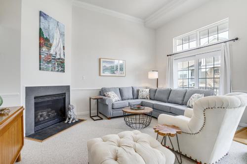 Ocean View Townhome with Shared Pool and Bay Access! in Ocean View, USA