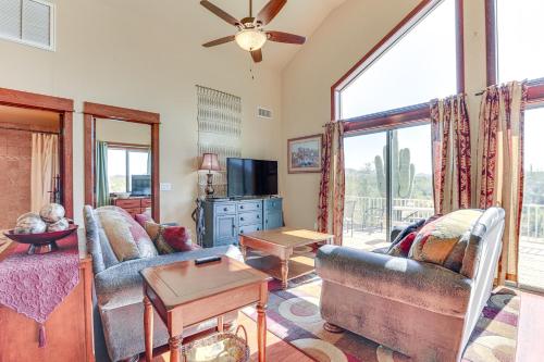 Modern Sonoran Desert Condo with Deck View and Stables - image 9