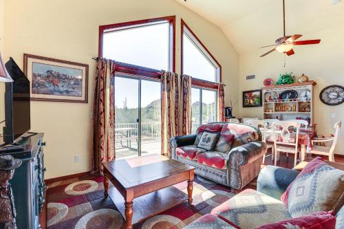 Modern Sonoran Desert Condo with Deck View and Stables - image 13