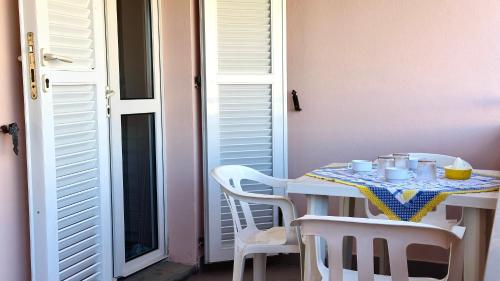 One-Bedroom Apartment with Terrace - Split Level image 10