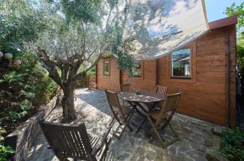 Lakeside Cabin Oasis w/ AC, By TimeCooler