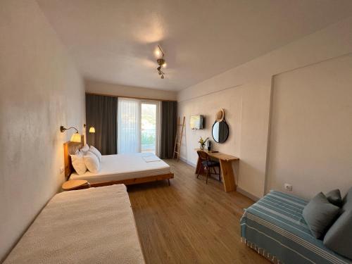 Studio with Sea View image 1