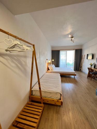 Studio with Sea View image 4