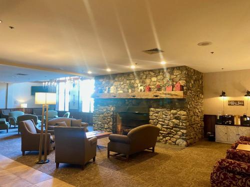 Cozy Ski in out Cabin in Berkshire Resort in Hancock