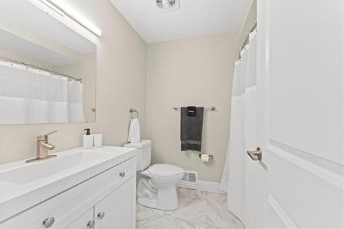 Rochester Hills Two-Bedroom Two-Bathroom Tranquility