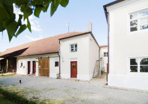 Ieeja, Historischer Pfarrhof Niederleierndorf in Langquaid