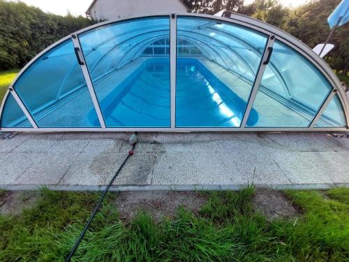 Schönes Ferienhaus mit Pool in ruhiger Lage