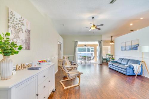 Relax Poolside: Spring Hill Family Home w/ Yard! in สปริง ฮิลล์ (FL)
