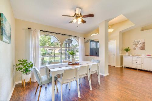 Relax Poolside: Spring Hill Family Home w/ Yard! in สปริง ฮิลล์ (FL)