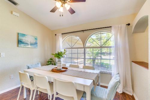 Relax Poolside: Spring Hill Family Home w/ Yard! in สปริง ฮิลล์ (FL)
