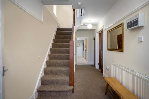 Arnside - Spacious 10-Bedroom Seaside Cottage, Blackpool (photo 9)