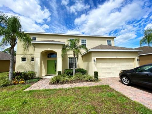 Spacious 5Bd Pool Hm Spa Gm Watersong -256YS home in Davenport, USA