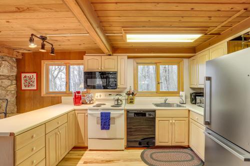 Mars Hill Home with Game Room about 2 Mi to Skiing! in Swiss, USA