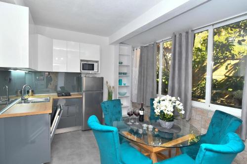 Nettes Appartement in Gradac mit Terrasse