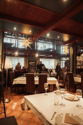 مطعم, Hotel Topcider in Rakovica