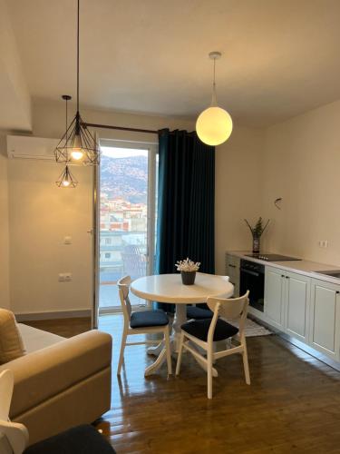 Apartment with Sea View image 2