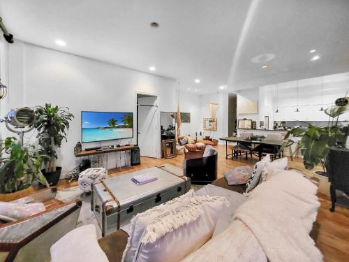 Amazing 1300sf Loft By Union Sq in New York, USA