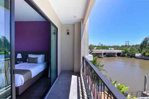 Surrounding environment, Coco View Hotel in Amphawa (Samut Songkhram)