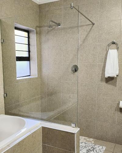 Double Room image 5