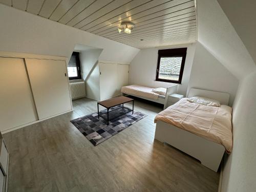 Guest room - Monteurzimmer im Kestert (56348)