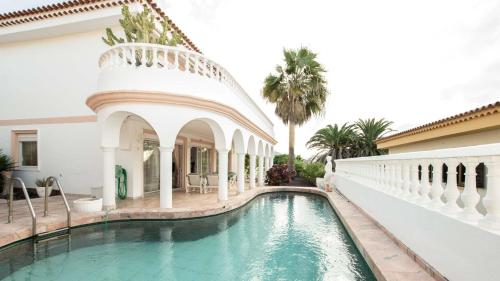 Villa Vistabella mit Beheizten Privat Pool und Meersicht