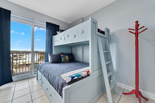 Island Royale 701 - image 2