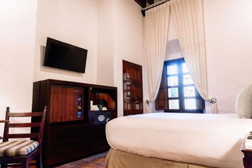 Novicia Queen room in Quinta Real Oaxaca