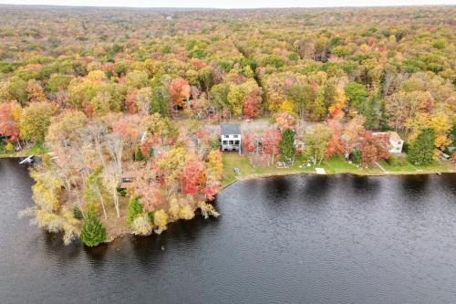 Lakeside Serenity by AvantStay Lakefront Newly Built Deck w Views