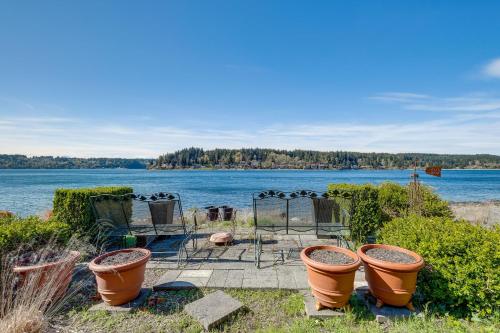 Port Orchard Waterfront Retreat Steps to Beach!
